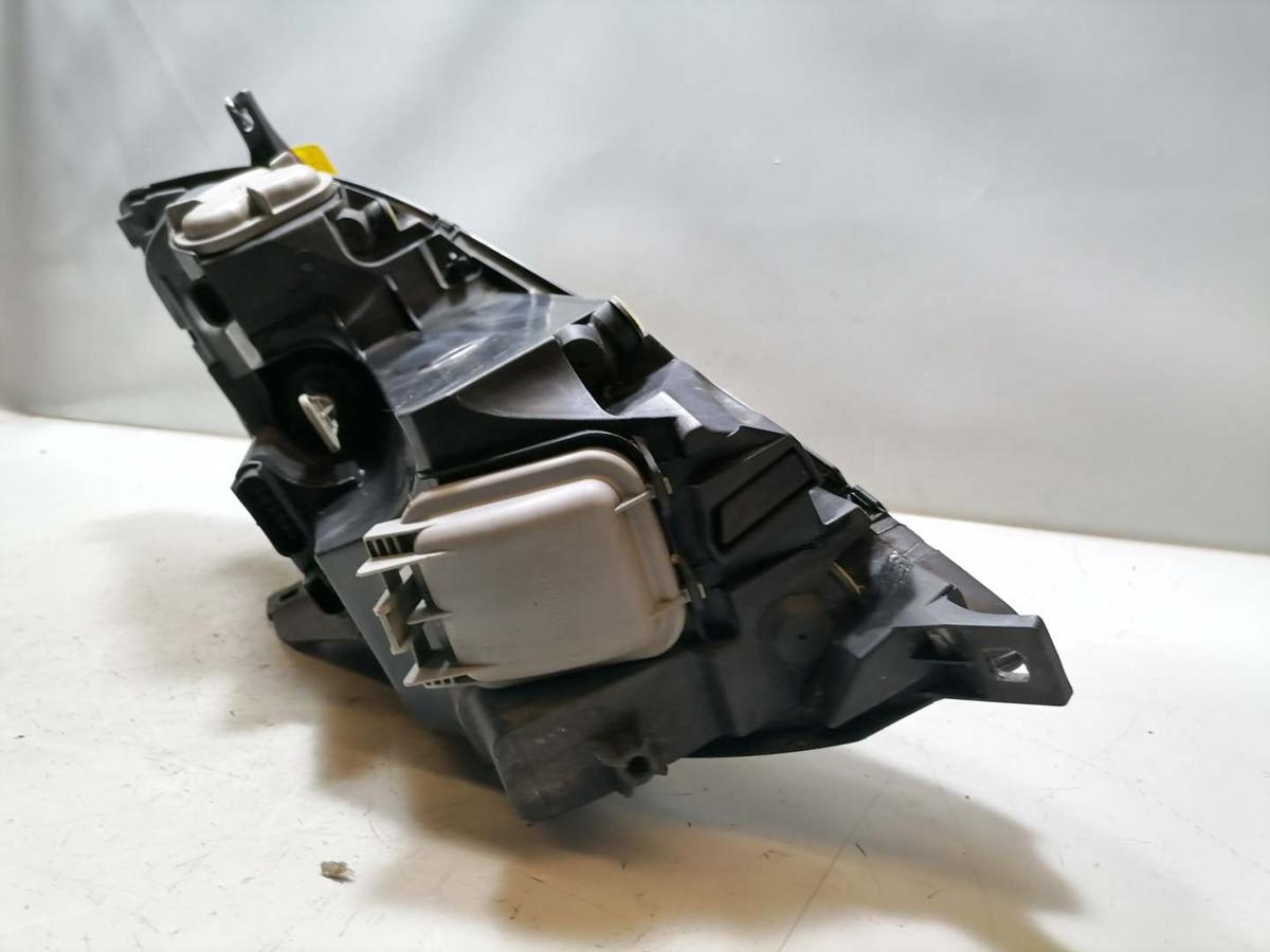 Mitsubishi Colt Z30 original Scheinwerfer vorn rechts Halogen 5-T&uuml;rer Bj.2005